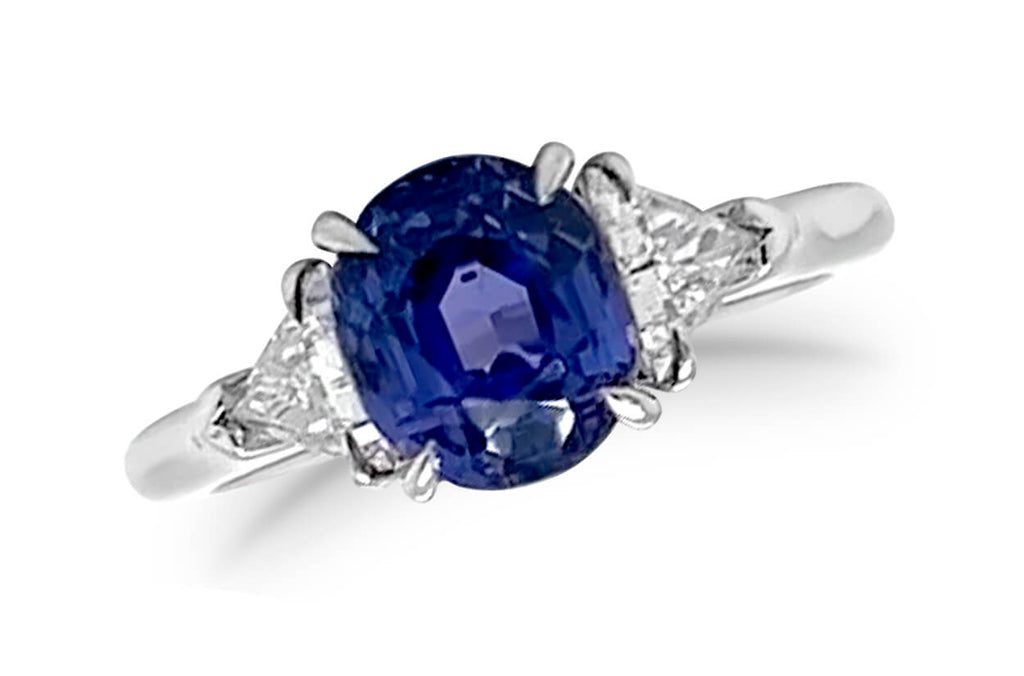 Ring Platinum No-Heated GIA Blue Sapphire & 2 Trillion Diamonds