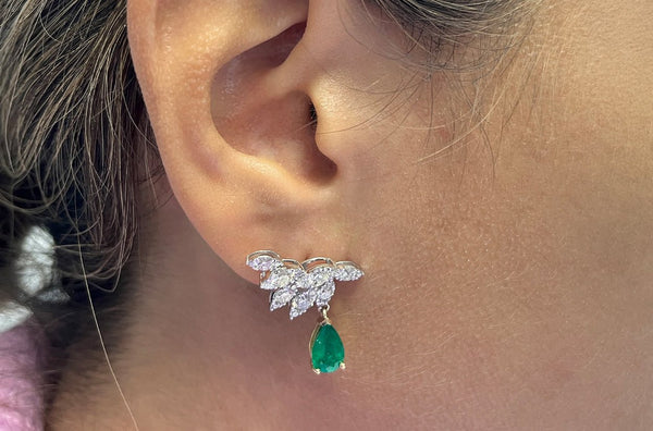 Earrings 18kt Gold Look-at-me Pear Emeralds & Diamonds - Albert Hern Fine Jewelry