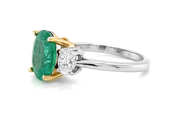 Ring 18kt Gold GIA Oval Emerald 2.28 cts & 2 Oval Diamonds 0.52 cts - Albert Hern Fine Jewelry