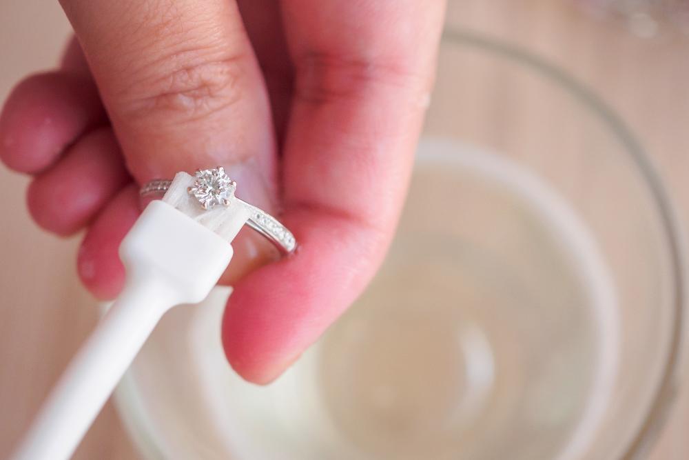 How often to clean engagement ring | Albert Hern