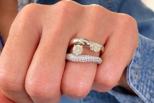 Ring 18kt Gold Round & Oval Diamonds Double Curved Band