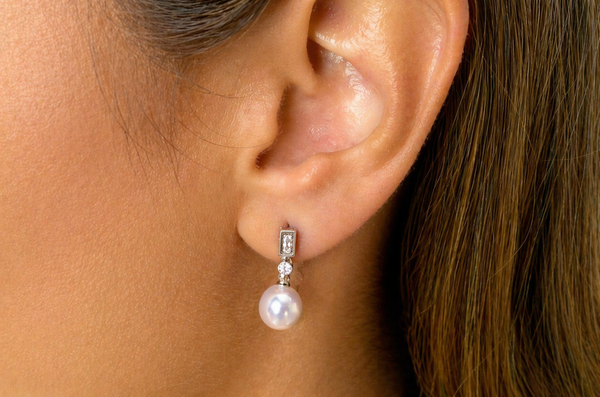Earrings 18kt Gold White Pearls & 8 Round Diamonds Studs