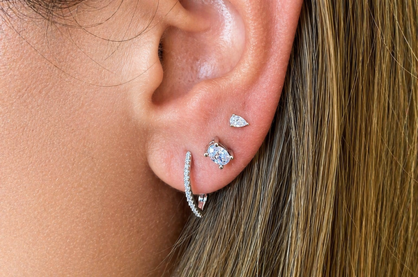 Earrings 0.40cts Oval Diamonds 18kt Gold Studs
