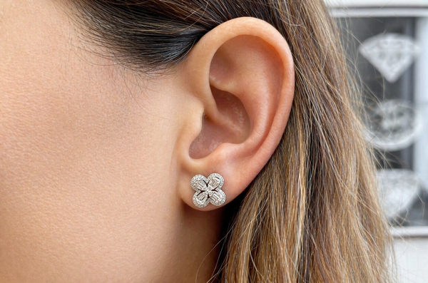 Earrings 18kt Gold Four Petals & Halo Diamonds Flowers