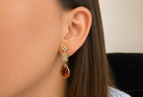 Earrings 18kt Glamorous Vintage Studs with Diamonds and Citrine