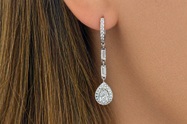 Earrings 18kt Gold Romantic Dangle with Diamonds