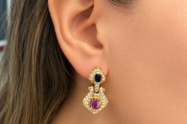 Earrings 18kt Gold Classic Sapphires & Diamonds