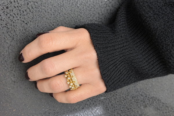 Ring 18kt Yellow Gold Round Diamonds Double Curved Band
