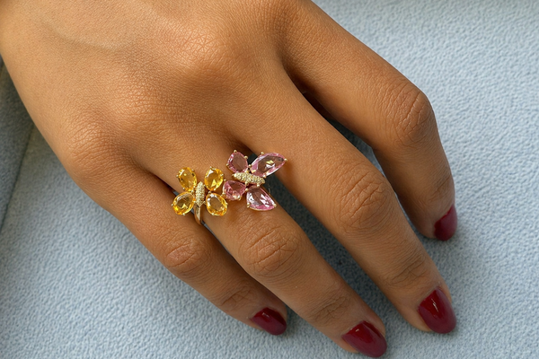 Ring 18kt Gold Sapphire Butterfly & Diamonds