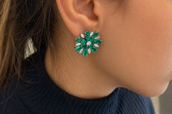 Earrings 18kt White Gold Flowers Emeralds & Diamonds