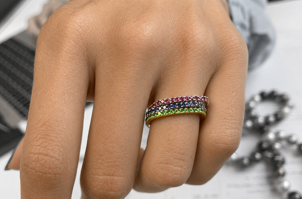 Ring 18kt Gold Half Band Mini Round Gems