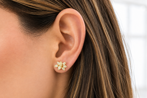Earrings 18kt Yellow Gold Pear Shape Fancy Yellow Diamonds