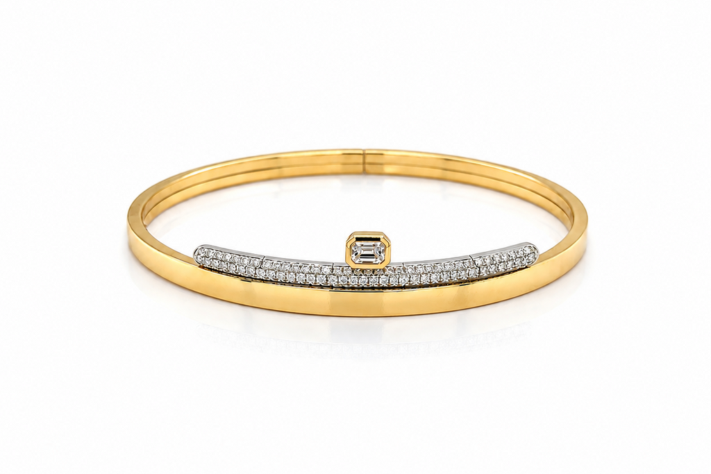 Bracelet 18kt Gold Emerlad Cut & Round Diamonds Bangle