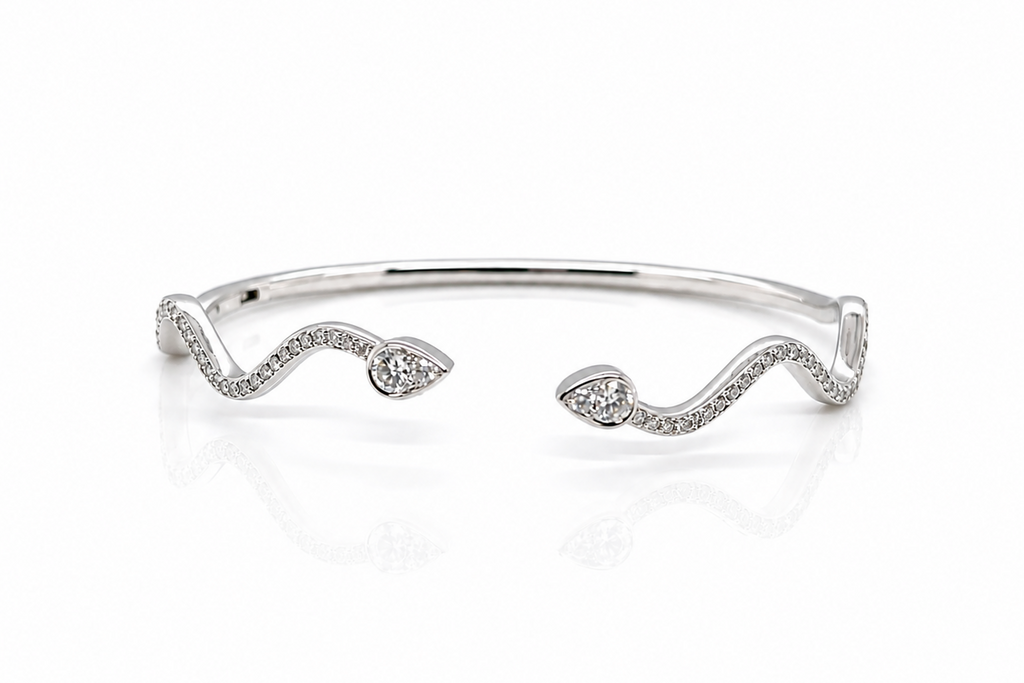 Bracelet 14kt White Gold Diamonds Open Bangle