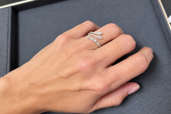 Ring 18kt Gold Open Baguettes and Round Diamonds