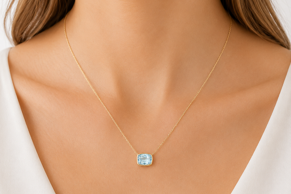 Necklace 14kt Yellow Gold with Central Aquamarine 1.82 carats