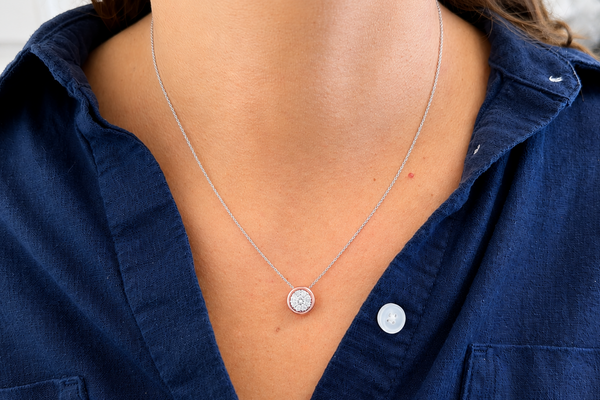 Necklace 18kt Mixed Gold with 9 Round Diamonds 0.46 carats