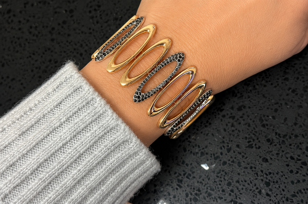 Italian Flexible Bracelet 18 Kt Rose Gold with Natural Black Diamonds 2.27 cts.