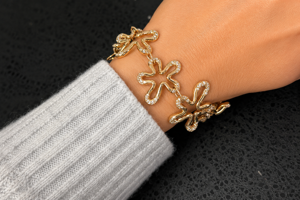 Flower Bracelet 18 Kt Rose Bracelet with Diamonds 7.5 inches