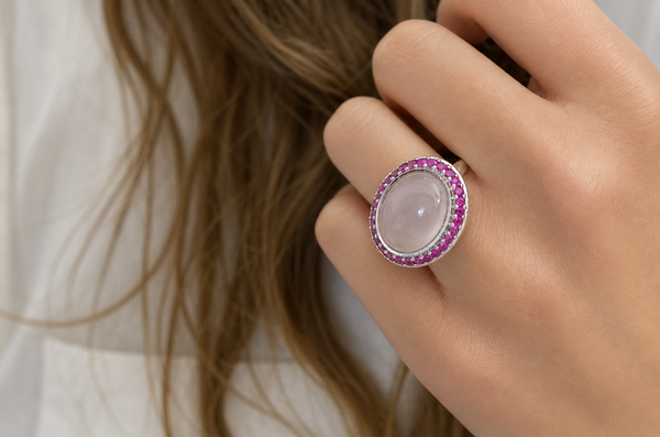 Ring 18kt White Gold Pink Quartz, Sapphires and Diamonds
