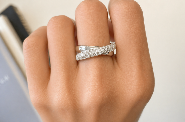 Ring 18kt Gold 64 Diamonds Criss Cross Wedding Band
