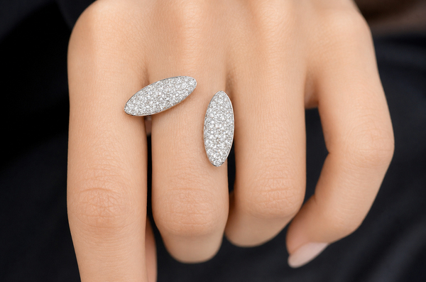 Ring 18kt Gold You & I Oval Pave Diamonds