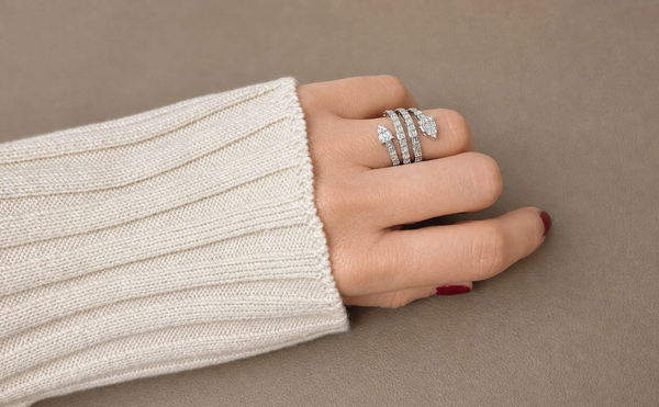 Ring 18kt Gold Spiral Mixed-Cut Diamonds