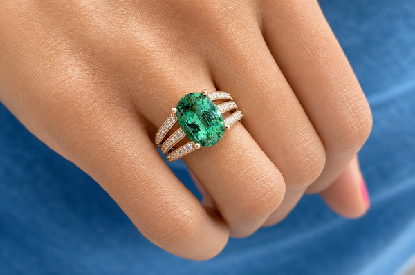Ring 14kt Gold Oval Green Tourmaline & Diamonds Split Shank