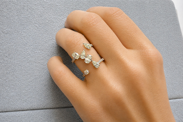 Ring 18kt Gold Mixed-Cut Diamonds