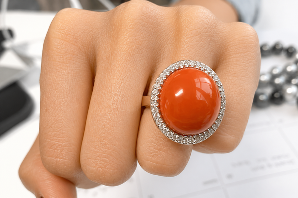 Ring 18kt Gold Coral & Diamonds