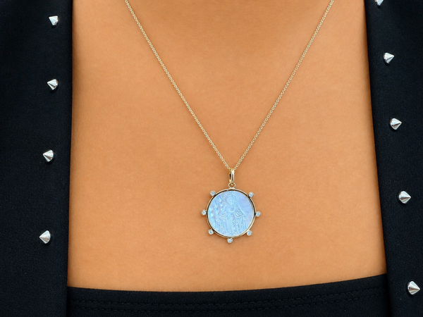 Necklace 18kt Gold Mother Pearl Diamonds Medal Pendant