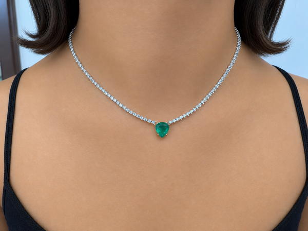 Necklace 18kt Gold Round Diamonds 1.50 cts Tennis and Pear Shape Emerald Pendant