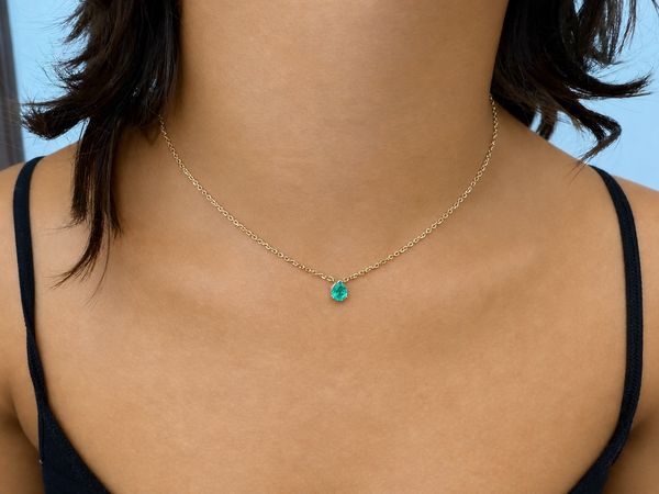 Necklace 18kt Yellow Gold Chain with Pear Cut Emerald