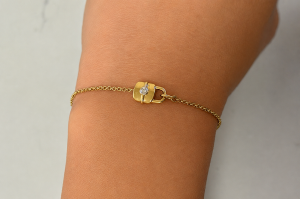 Bracelet 14kt Gold Chain Padlock & Diamond