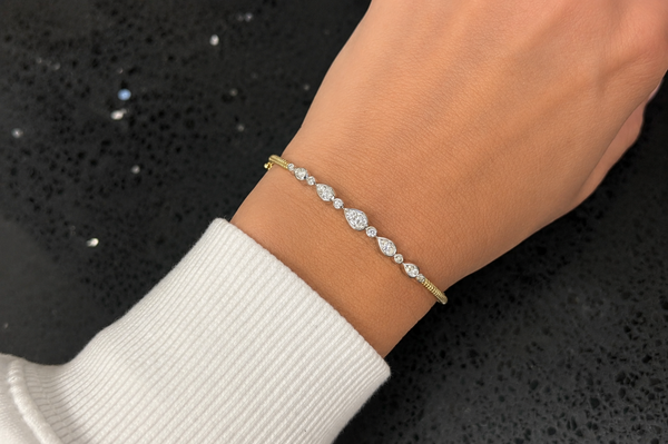 Bracelet 14kt Mixed Gold & Diamonds Bangle