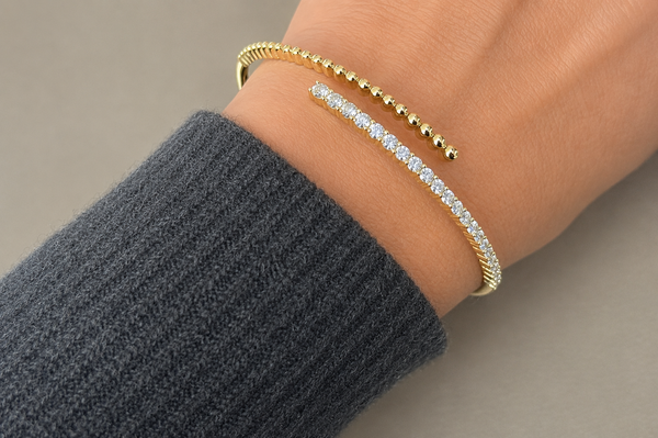 Bracelet 14kt Yellow Gold & Diamonds Open Bangle