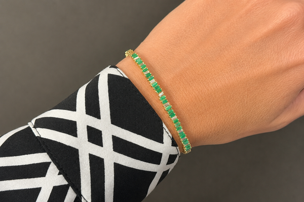 Bracelet 18kt Yellow Gold Emeralds and Diamonds Open Bangle