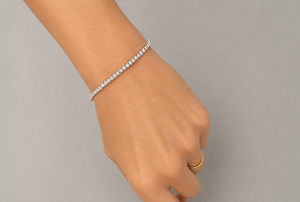 Bracelet 14kt White Gold Tennis with 64 Diamonds 2.67 cts.