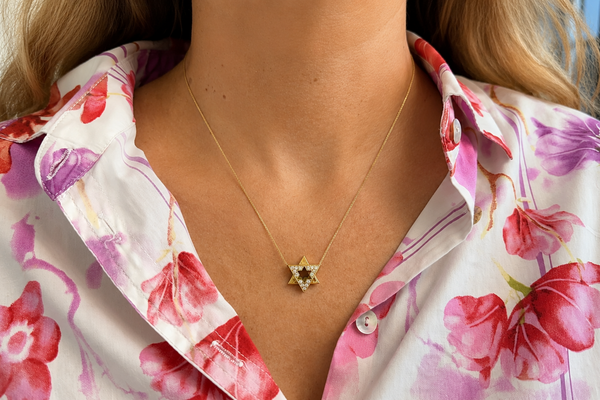 Necklace Star of David  18kt Gold with Yellow Sapphires & Diamonds