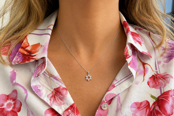 Pendant 18kt Gold Star of David & Diamonds