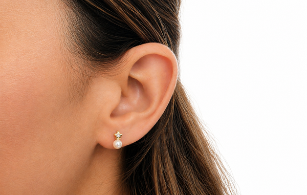 Mini Earrings 18kt Gold Flower Center Diamonds & Pearl Studs