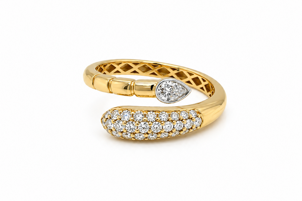 Ring 18kt Gold Open Ring Rounds and Pear Diamond