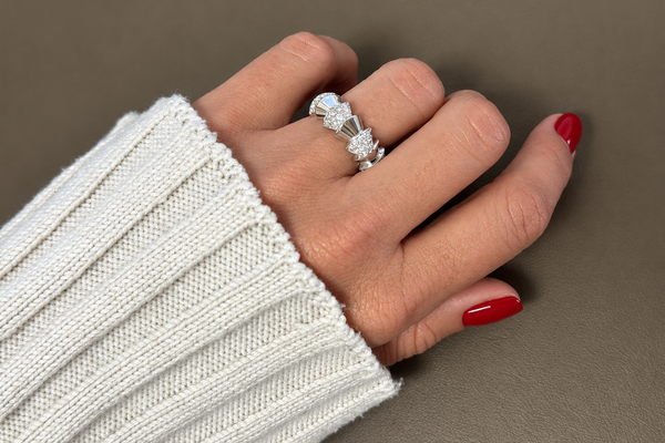 Ring 18kt White Gold Geometric Shape with Diamonds