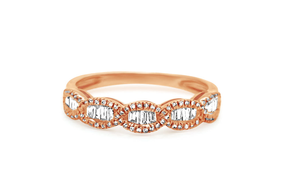 Ring 18kt Gold Ring 5 Oval Ring with Mixed Cut Diamonds