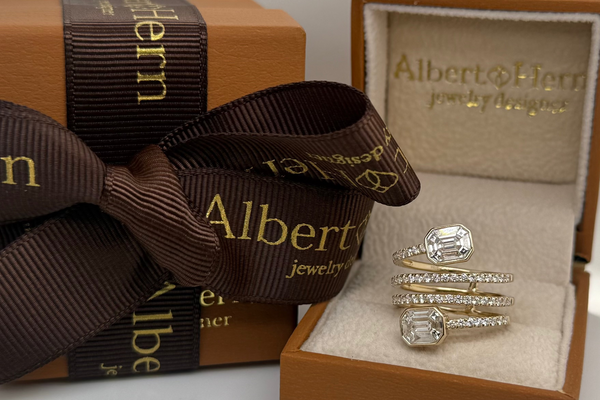 Ring 14 Kt Yellow Gold Spiral Shape whit Diamonds