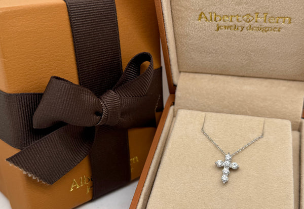 Necklace 14kt Gold & Round Diamonds Cross