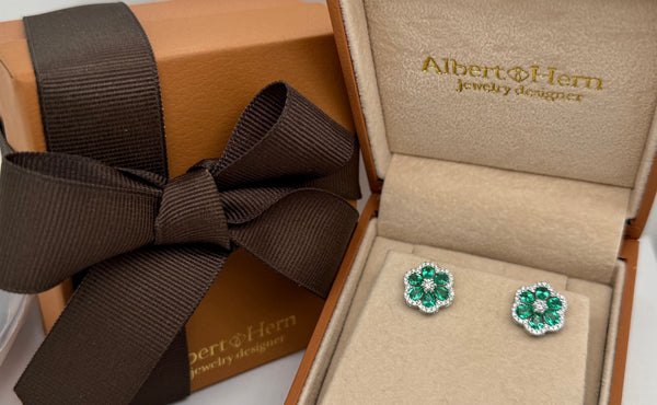 Earrings 18kt White Gold Flowers Emeralds & Diamonds