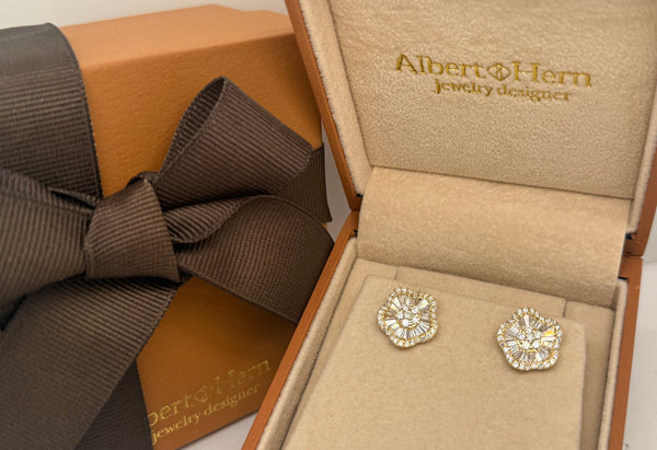 Earrings 18kt Yellow Gold Baguette & Round Diamonds Flowers