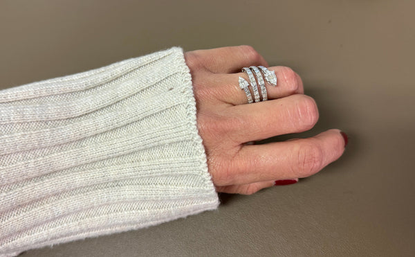 Ring 18kt Gold Spiral Mixed-Cut Diamonds