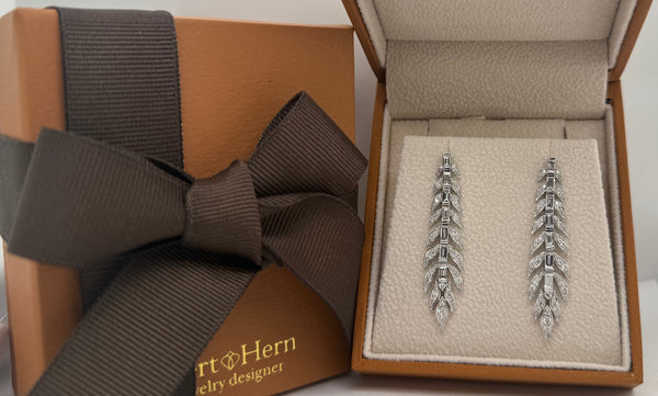 Earrings 18kt White Gold Leaves Shape Diamonds Drops